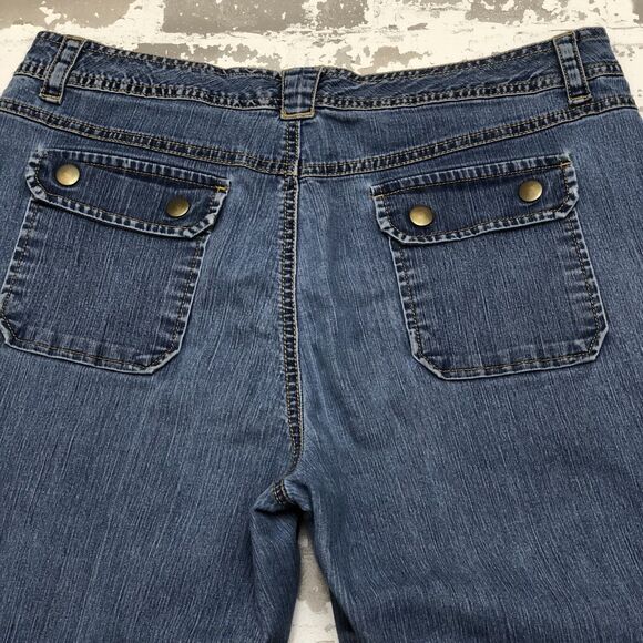 Mountain Lake Women 12 Capris Blue Chambray Straight Leg Snap Top Pocket Light - Picture 4 of 13